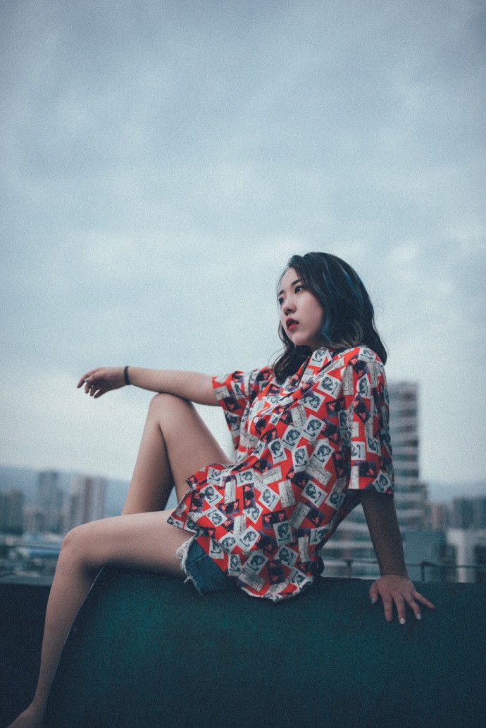清纯美女屋顶唯美写真 6