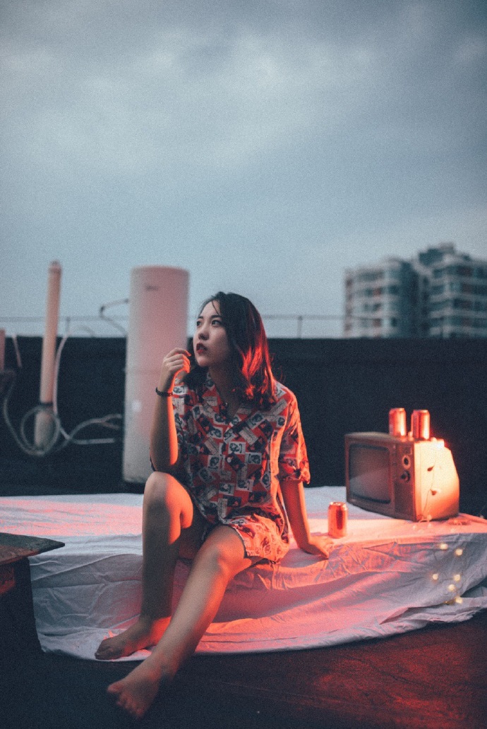 清纯美女屋顶唯美写真 9
