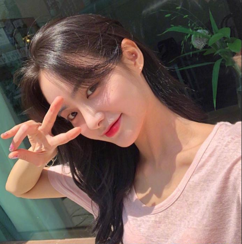 自然发色的中长卷发发型图片,好看的小仙女都这 2
