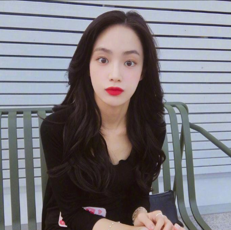 自然发色的中长卷发发型图片,好看的小仙女都这 6