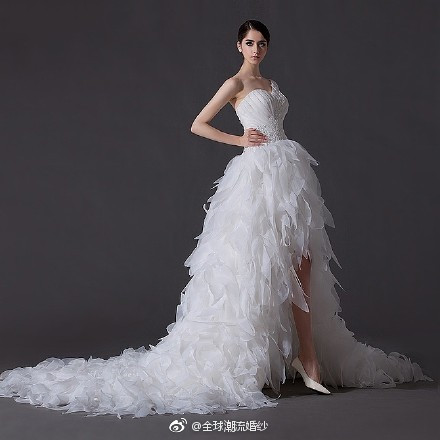 大拖尾婚纱礼服图片 4