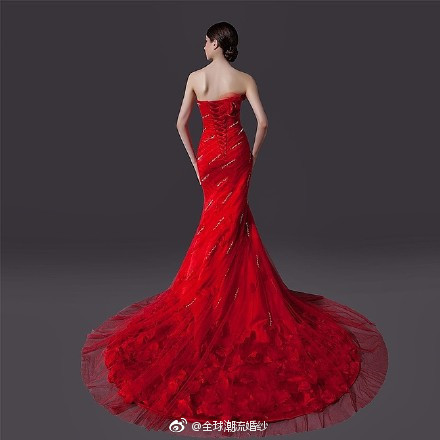 大拖尾婚纱礼服图片 6