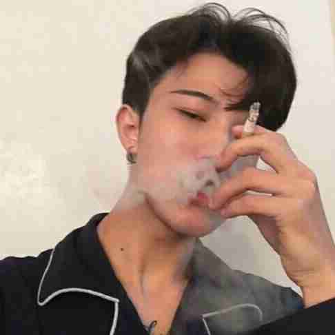 抽烟头像图片_抽烟男生头像吧 8