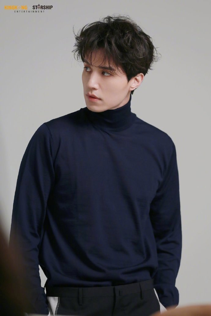 韩国男演员李栋旭《ELLE Korea》逆龄地狱使者侧脸 5