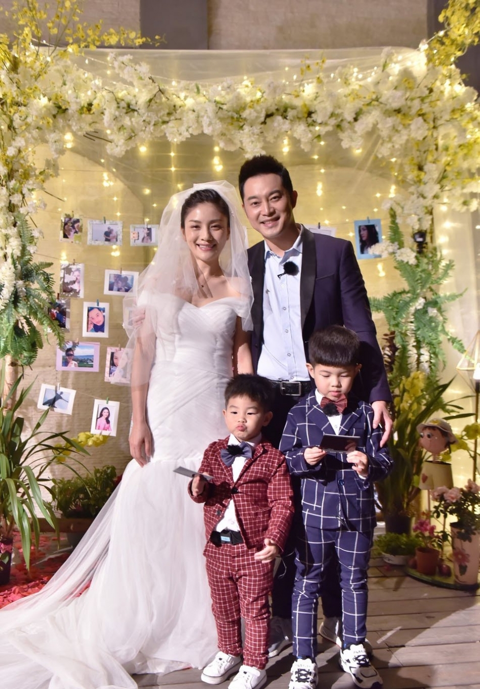 中国明星夫妻沙溢胡可婚纱照图片