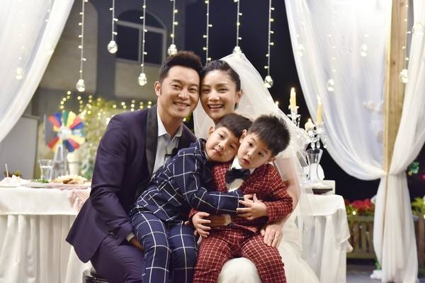 中国明星夫妻沙溢胡可婚纱照图片 6