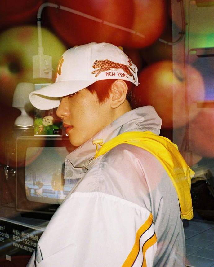 韩国男明星边伯贤最新潮流写真 2