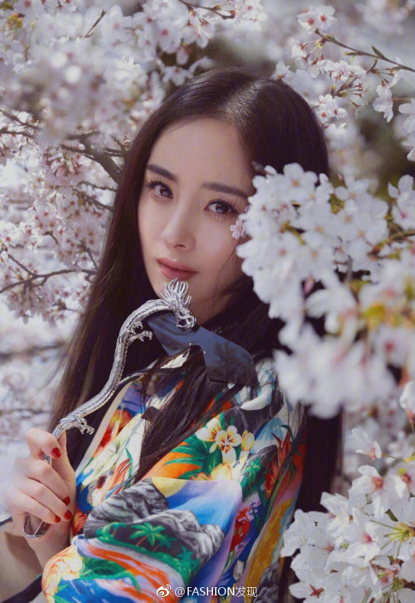 杨幂写真照片_大眼美女杨幂生日又一次远在纽约 6
