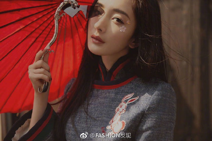 杨幂写真照片_大眼美女杨幂生日又一次远在纽约 9