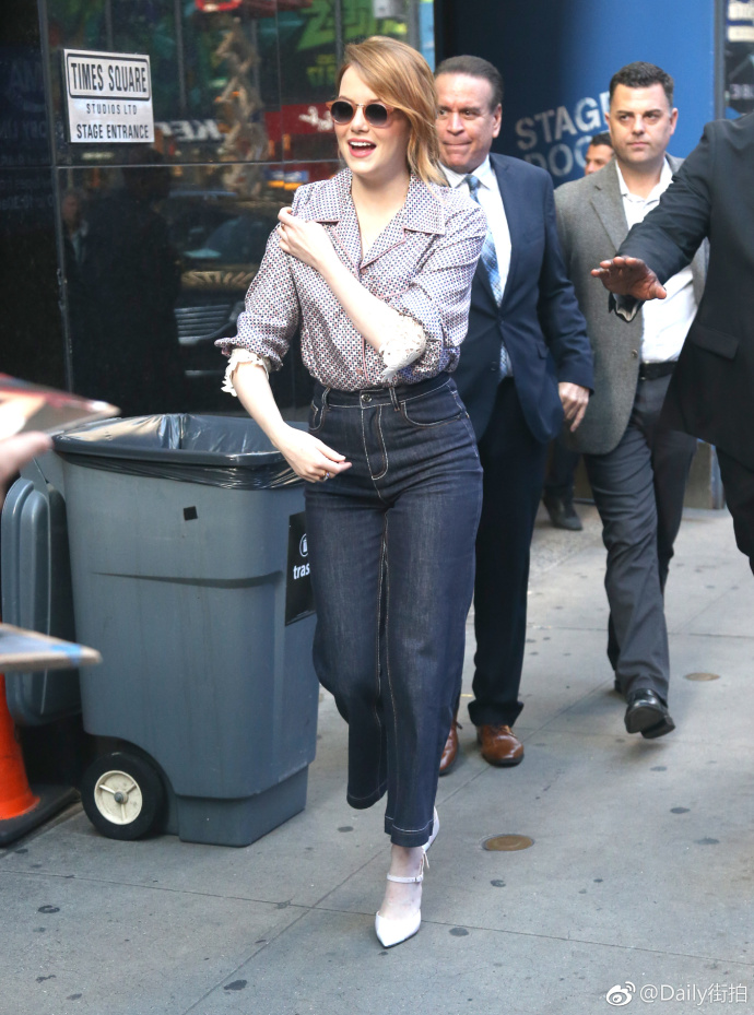 欧美美女明星石头姐Emma Stone艾玛.斯通纽约出街图 4