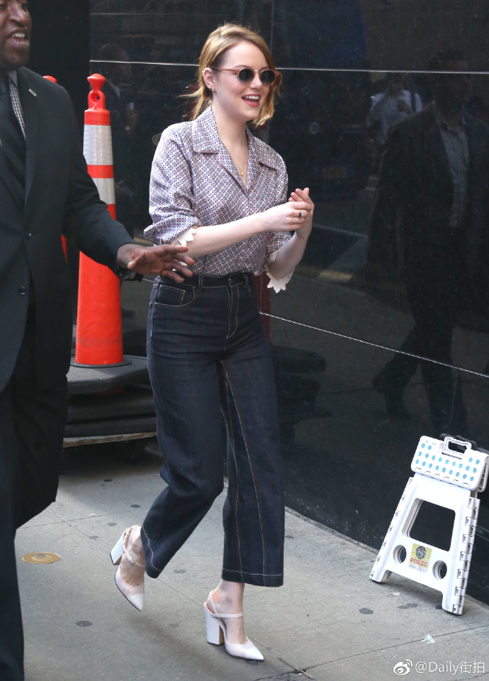 欧美美女明星石头姐Emma Stone艾玛.斯通纽约出街图 6