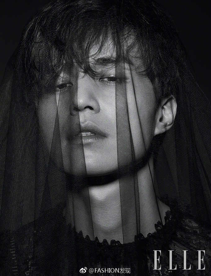 韩国男演员李栋旭《ELLE》韩国版2018年9月刊封面 4