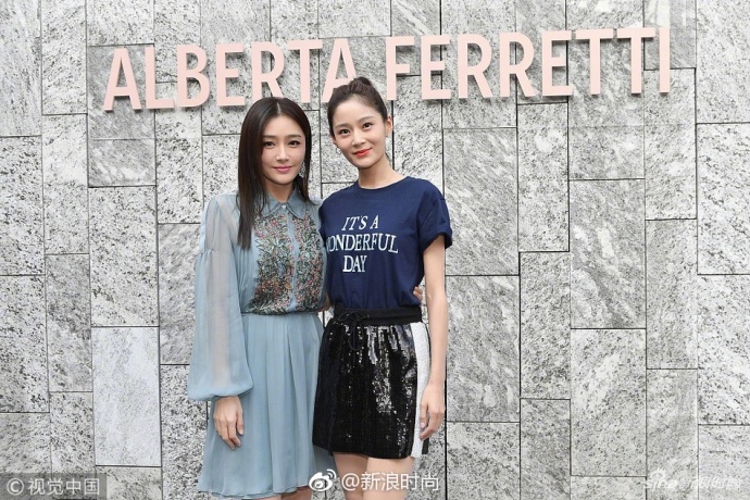 延禧攻略皇后纯妃CP秦岚王媛可米兰合体看秀图片 4