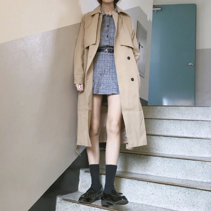 初秋怎么可以少一件风衣呢_女士风衣搭配参考 5