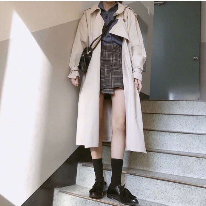 初秋怎么可以少一件风衣呢_女士风衣搭配参考 9