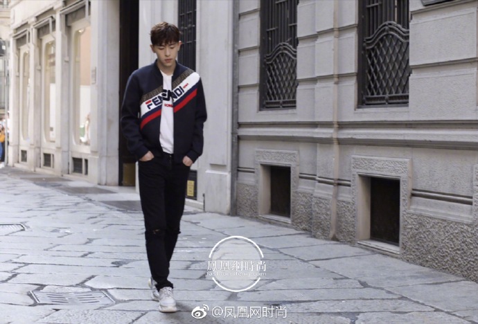 河北男明星邓伦亮相米兰时装周出席FENDI大秀 4