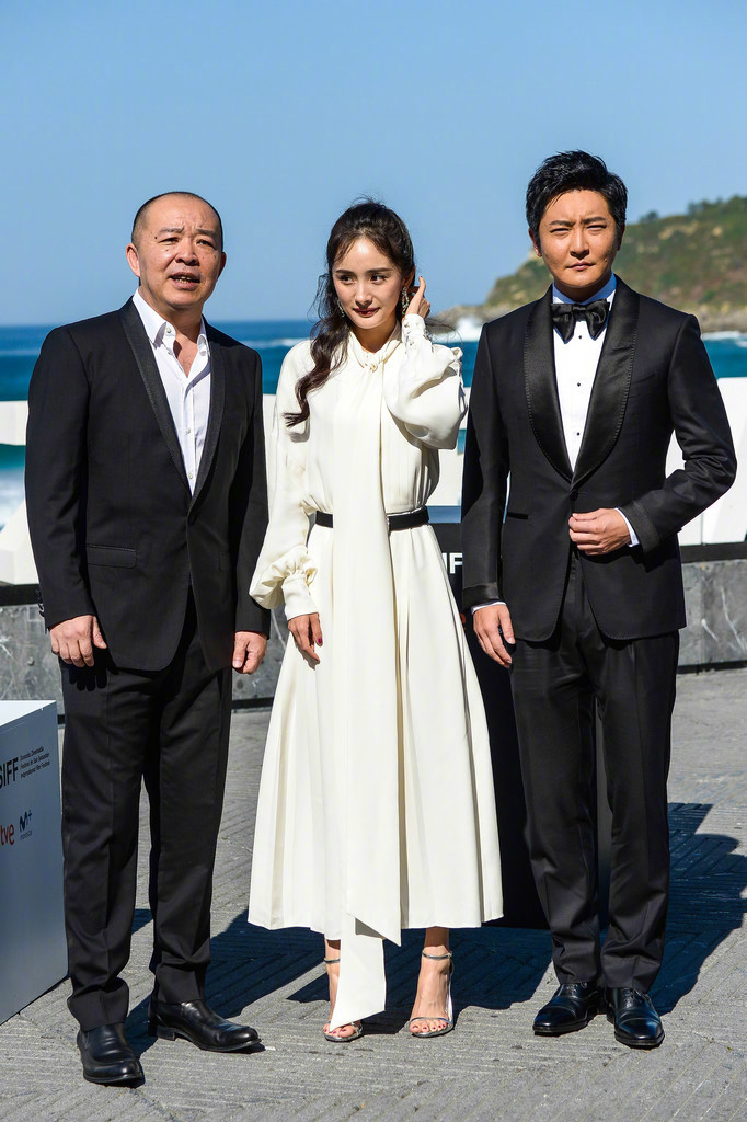 杨幂郭京飞刘杰出席《宝贝儿》圣塞巴斯蒂安电 3