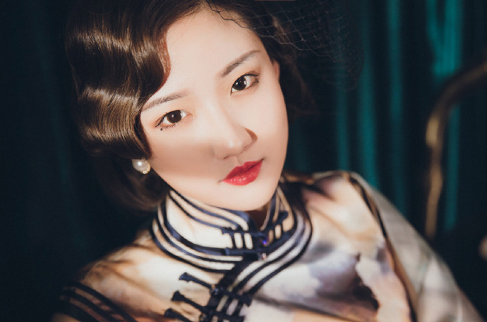 老上海成熟韵味美女复古写真 6