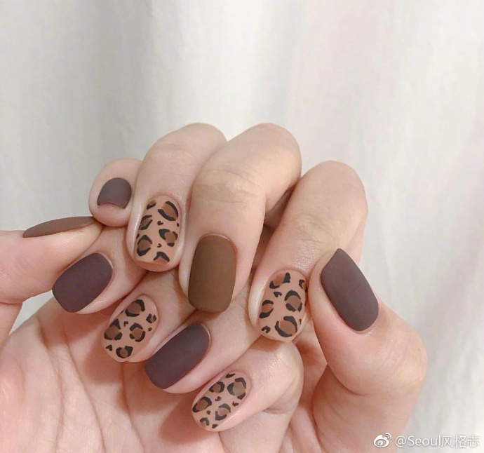 秋日最新美甲图片 2