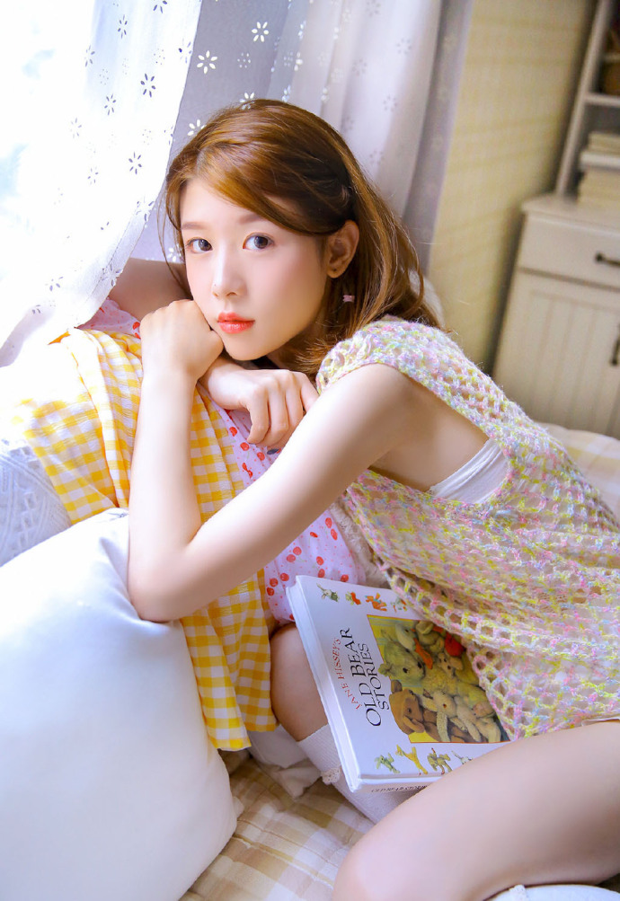 长腿美女居家私房性感写真 7