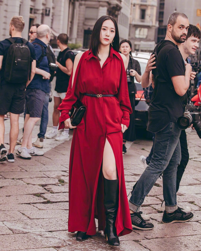 韩国美女图片_女明星郑秀晶Krystal红裙美颜暴击图 9