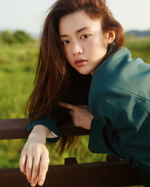 韩国美女模特고윤정图片 5