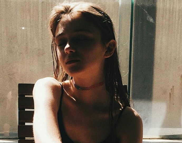 欧美美女图片:不要因为别人的一句话而夺走你今 8