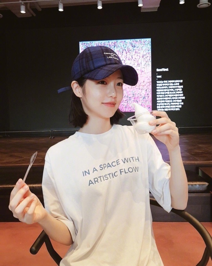韩国美女图片_JYP新签演员辛睿恩신예은短发图片 3