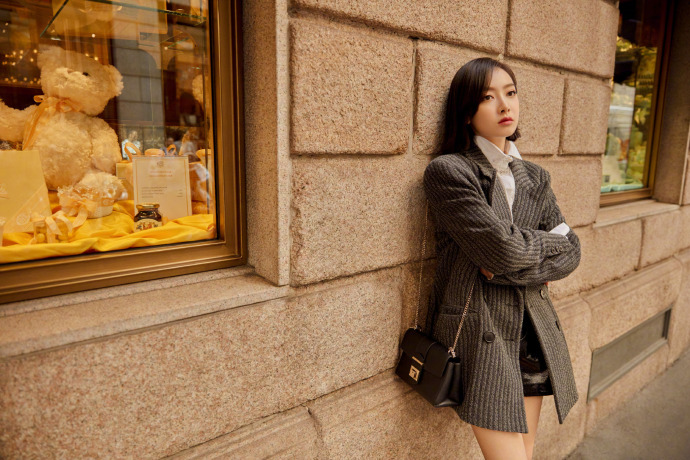 中国美女图片_Jimmy Choo代言人女明星宋茜街拍图片 8