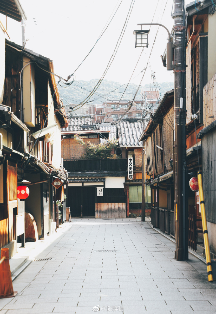 日本京都的秋日清晨街景美图 3