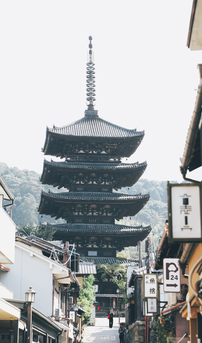 日本京都的秋日清晨街景美图 5