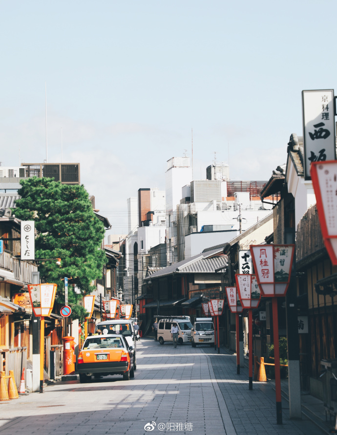 日本京都的秋日清晨街景美图 7