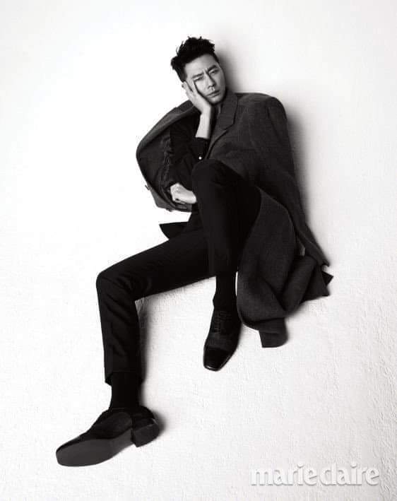 韩国男演员赵寅成 &times; Marie Claire Korea时尚封面图片 6