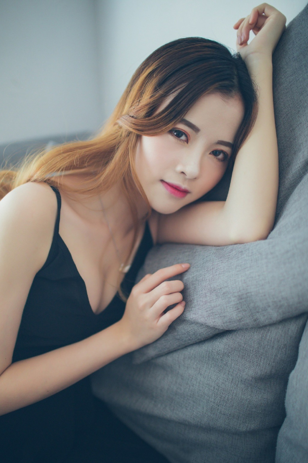 宅男女神性感小黑裙诱惑写真图片 2