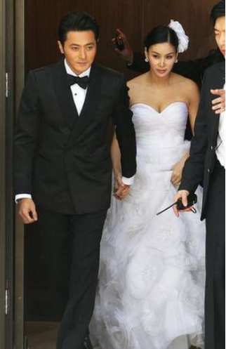 韩国明星夫妻张东健高小英婚礼婚纱照图片