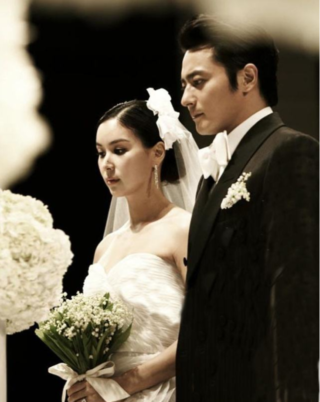 韩国明星夫妻张东健高小英婚礼婚纱照图片 4