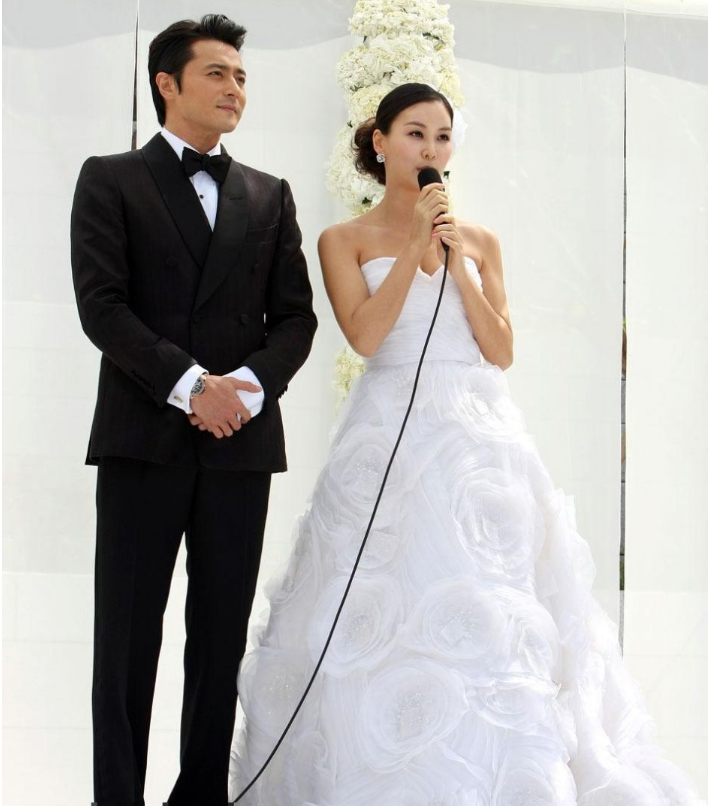 韩国明星夫妻张东健高小英婚礼婚纱照图片 6