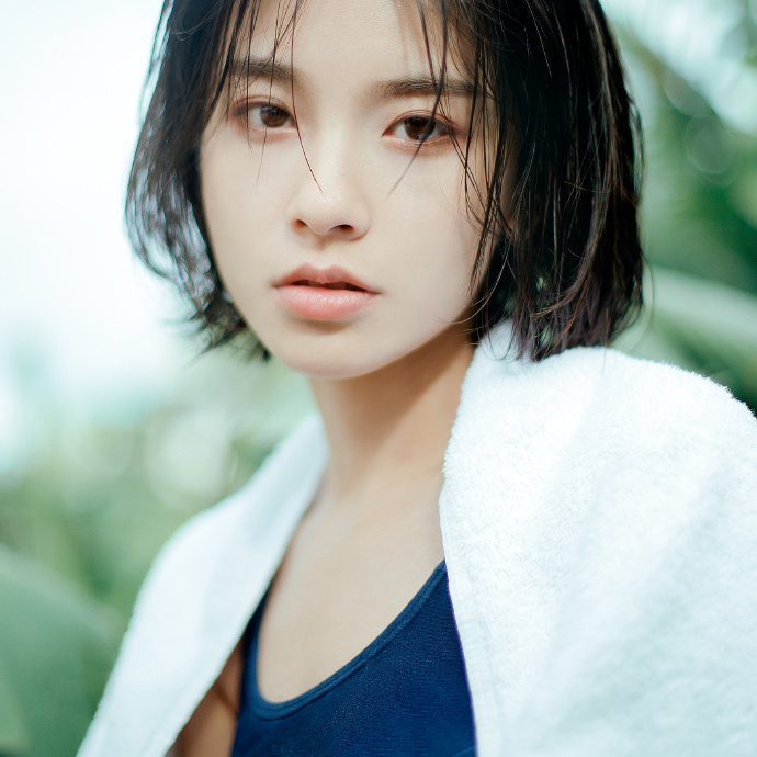 清纯美女模特清爽宜人写真 4