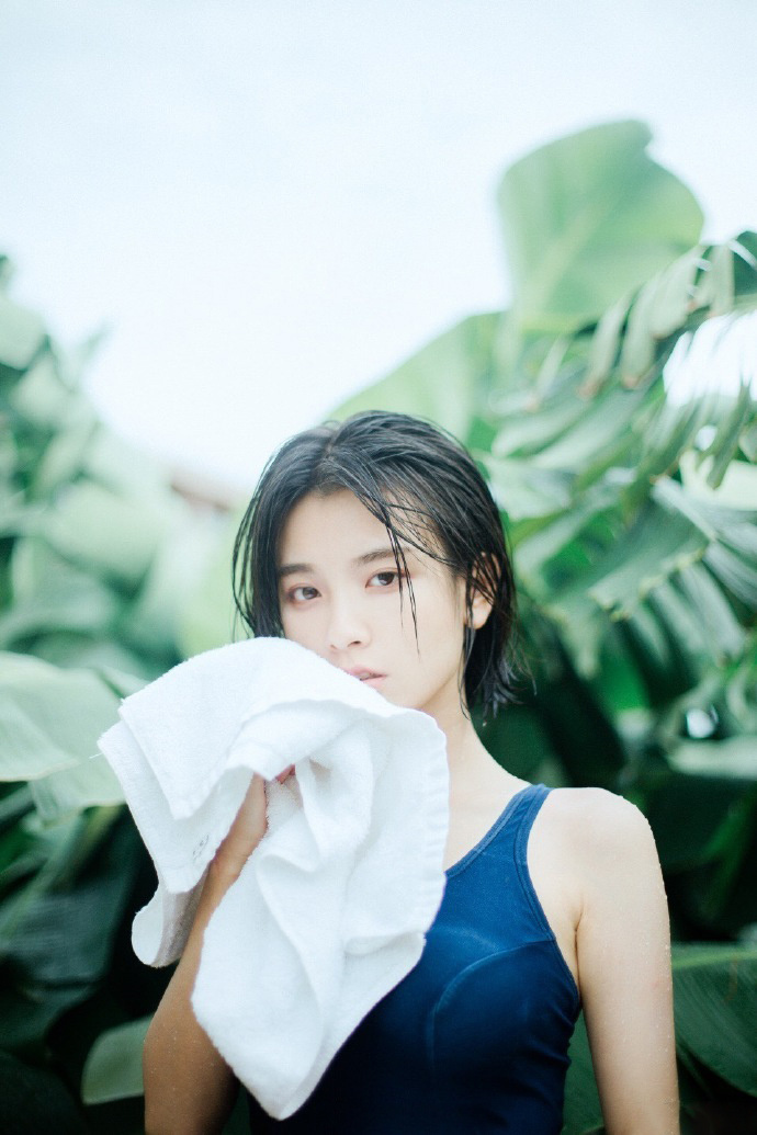 清纯美女模特清爽宜人写真 8