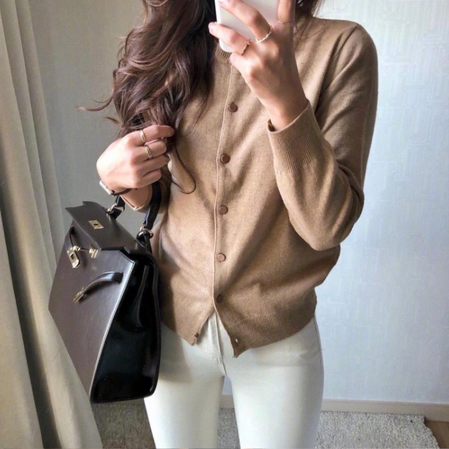 针织衫怎么搭配_女人味的秋冬针织衫搭配