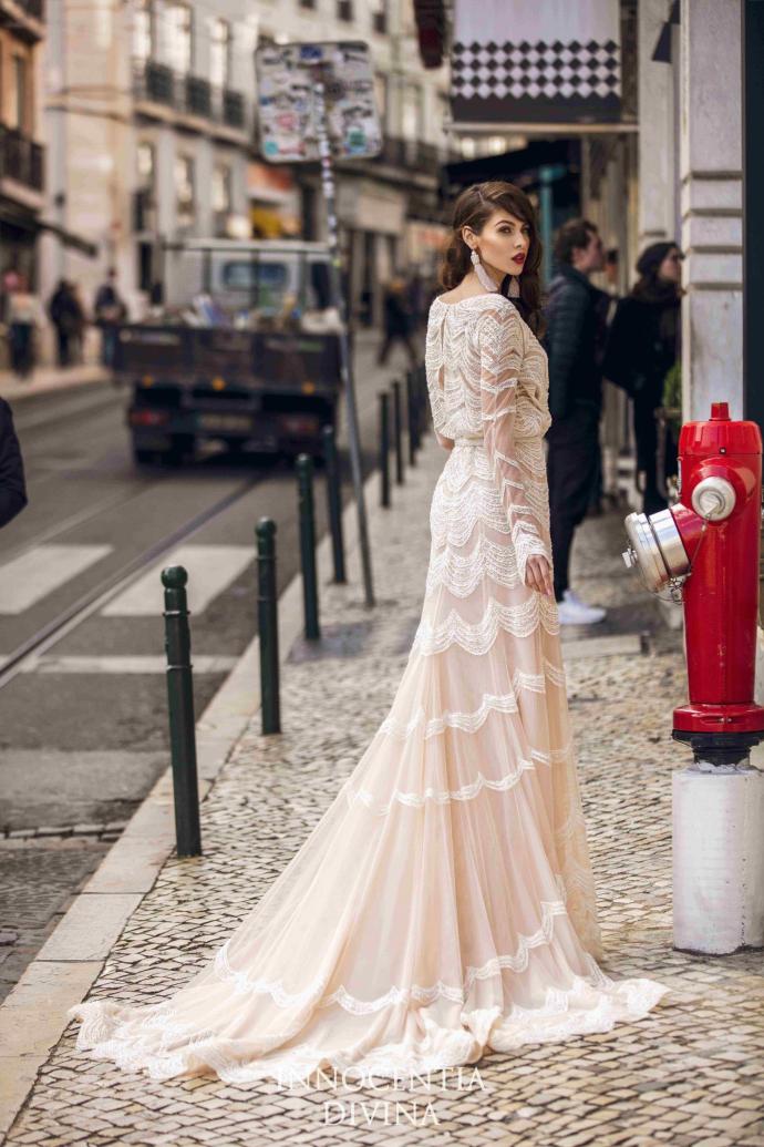 2019Lisboa Collection精致而简约高定艺术婚纱图片 4