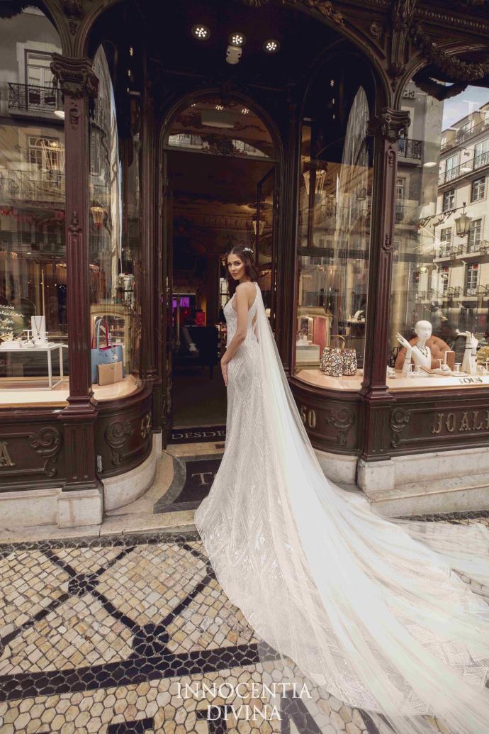 2019Lisboa Collection精致而简约高定艺术婚纱图片 5