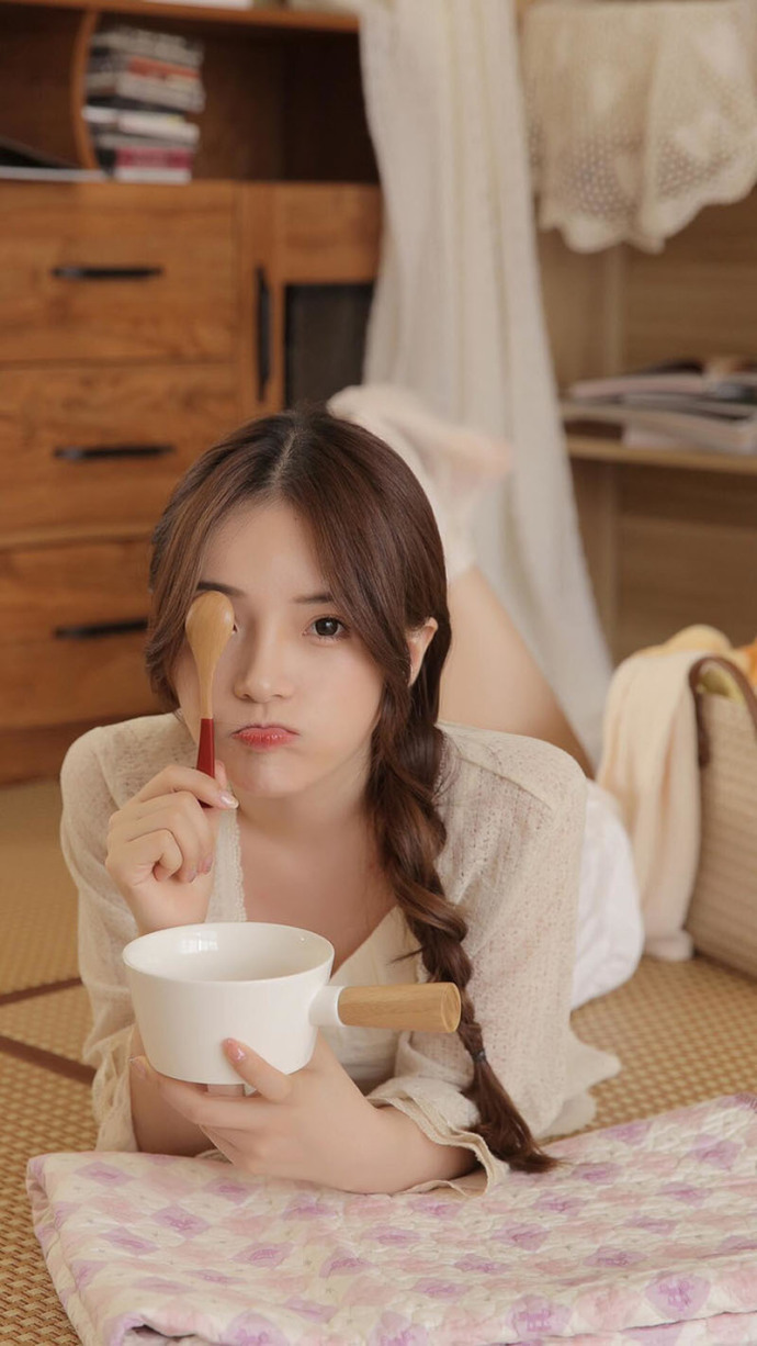 清纯美女俏皮养眼图片 4