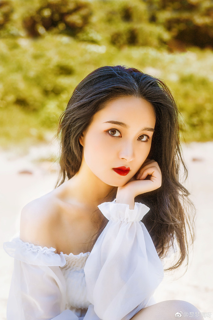 清纯美女复古大红唇复古写真 3