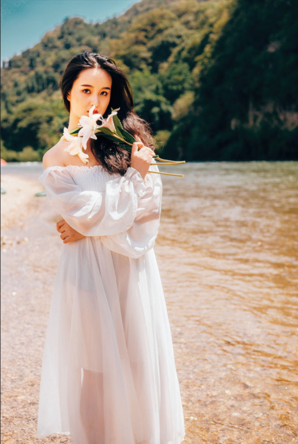 清纯美女复古大红唇复古写真 6