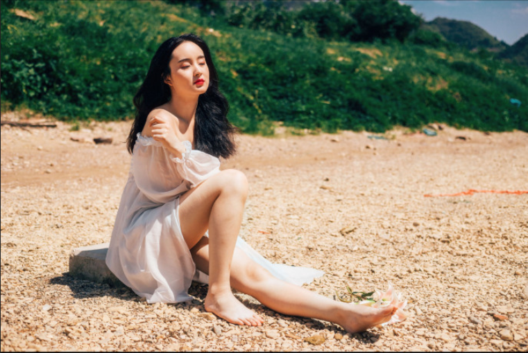 清纯美女复古大红唇复古写真 7