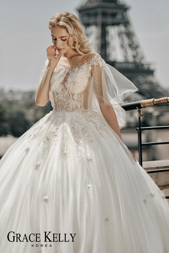白色婚纱图片_GRACE KELLY2019春夏婚纱系列发布秀