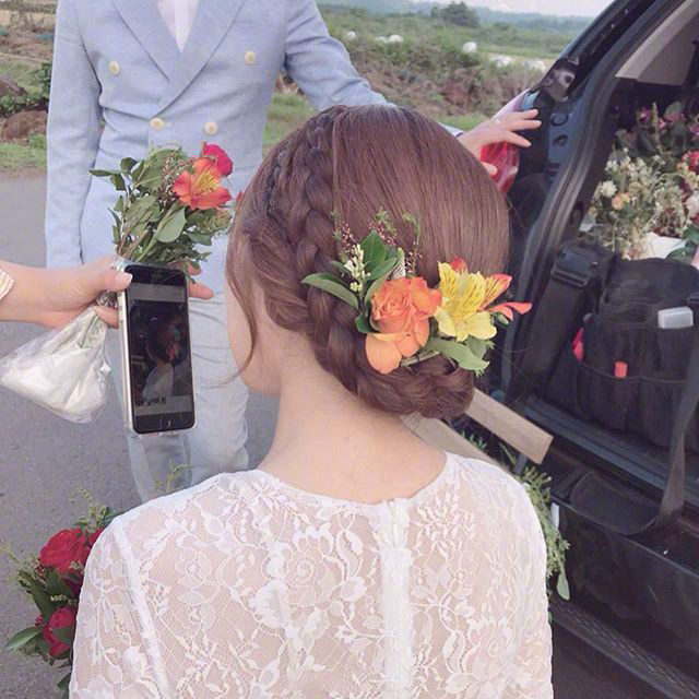 好美的花朵编发为以后的艺术照婚纱照留着吧 3