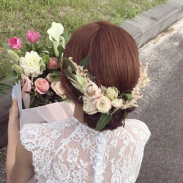 好美的花朵编发为以后的艺术照婚纱照留着吧 9