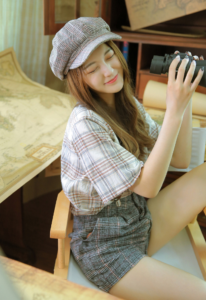 探险家文艺美女清新性感写真 3